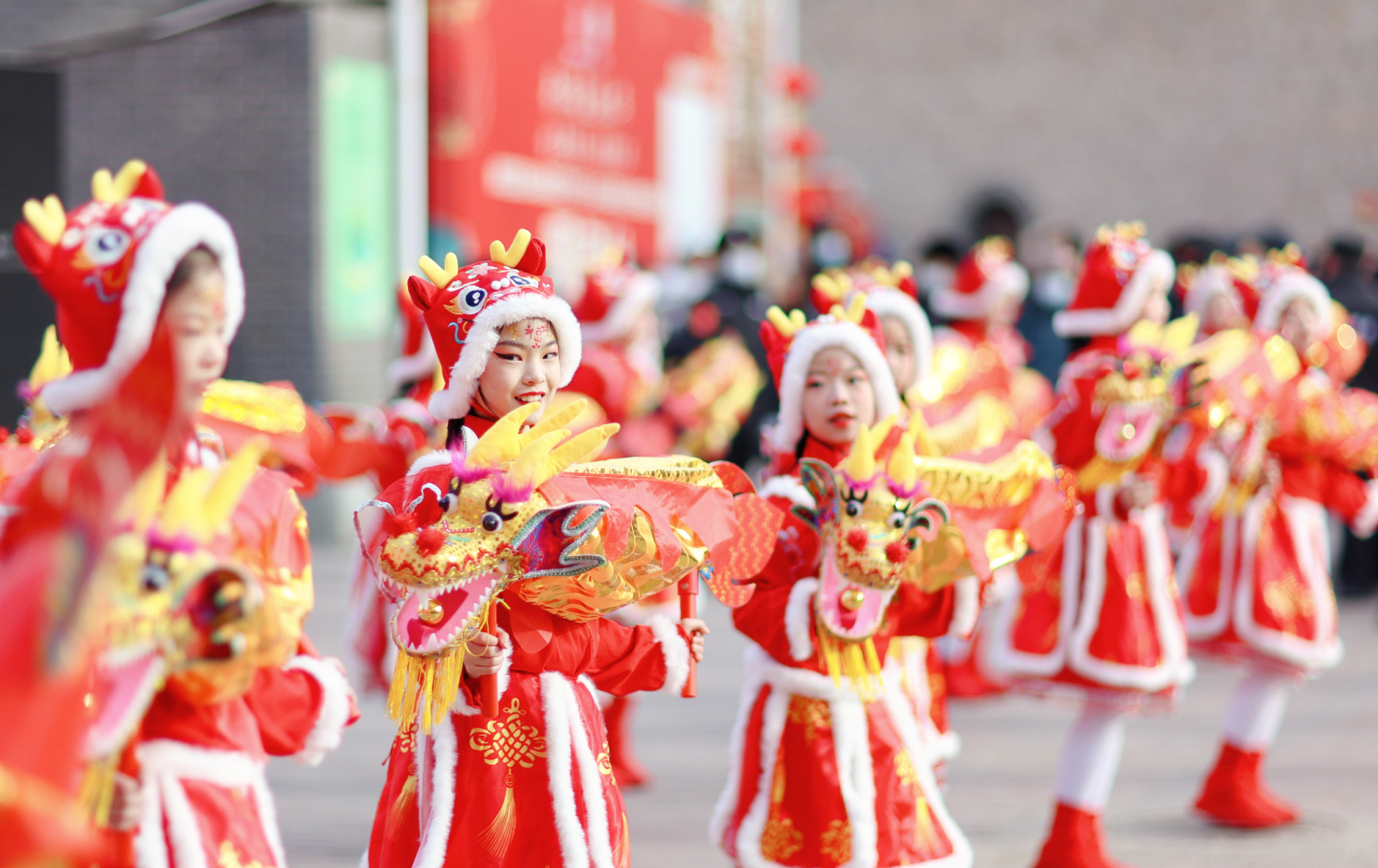 最新广场扇子舞，舞动时尚与传统的融合之美